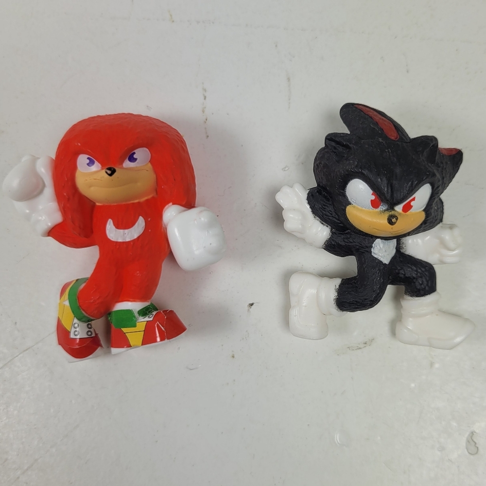 Sonic The Hedgehog Ans Knuckles The Echidna.